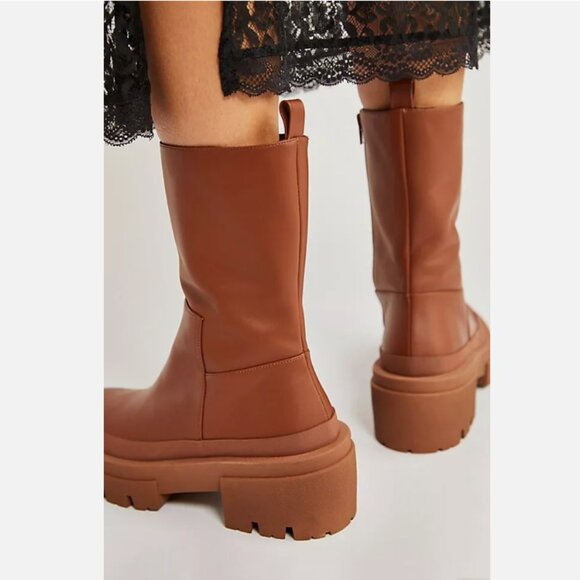 New Free People Equitare Mason Mid Lug Sole Boots Size 10  New Free People Equitare Mason Mid Lug Sole Boots Size 6 MSRP: $278